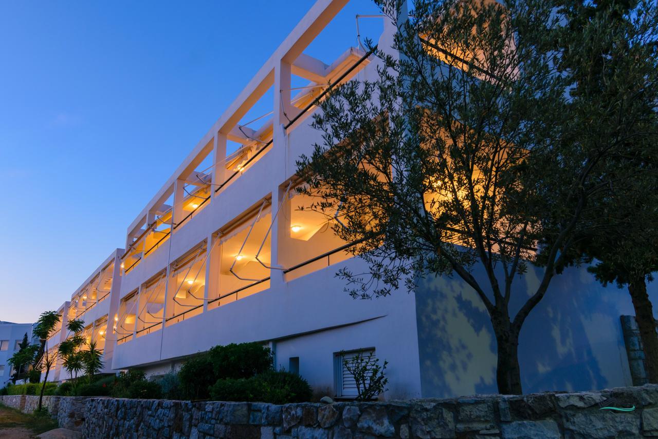 Junior Hotel
