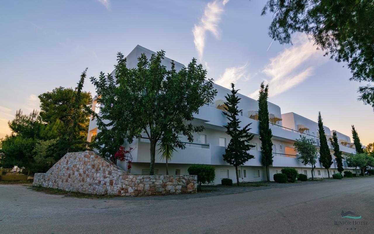 Hotel Junior