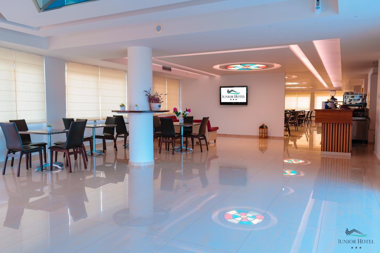 Hotel Junior Iria