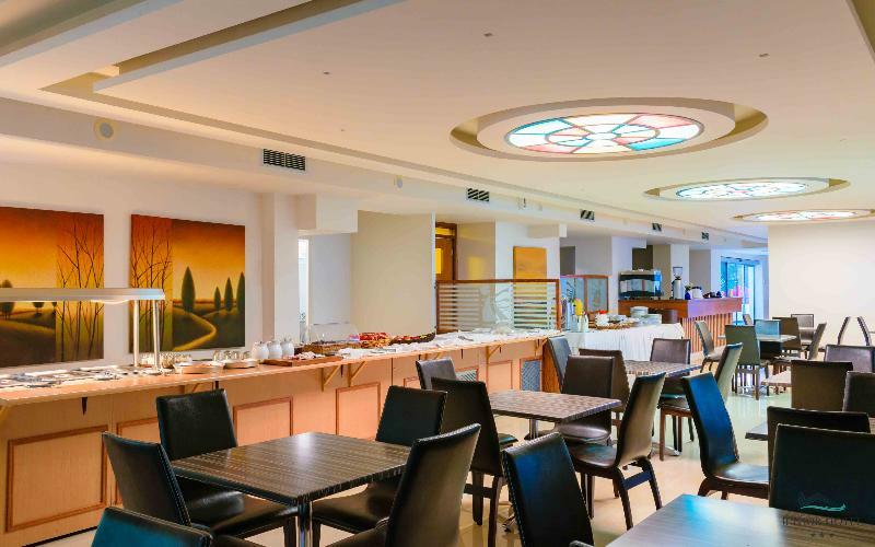 Junior Hotel