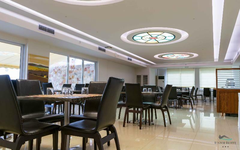 Junior Hotel Iria